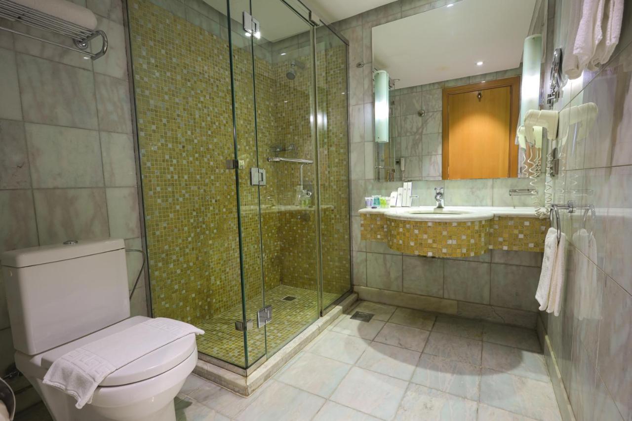 Elaf Al Mashaer Hotel Makkah Mecca Exterior photo A bathroom at the hotel