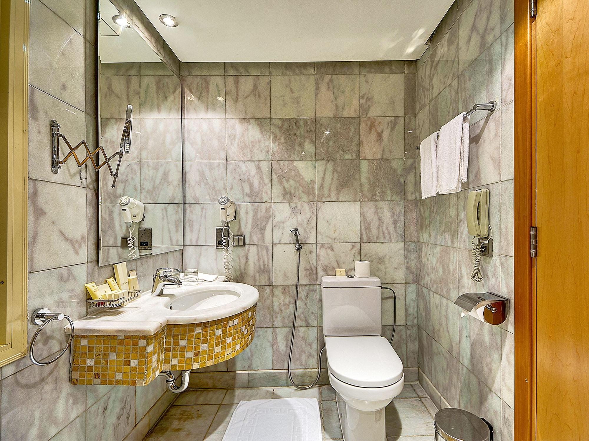 Elaf Al Mashaer Hotel Makkah Mecca Exterior photo A bathroom at the hotel