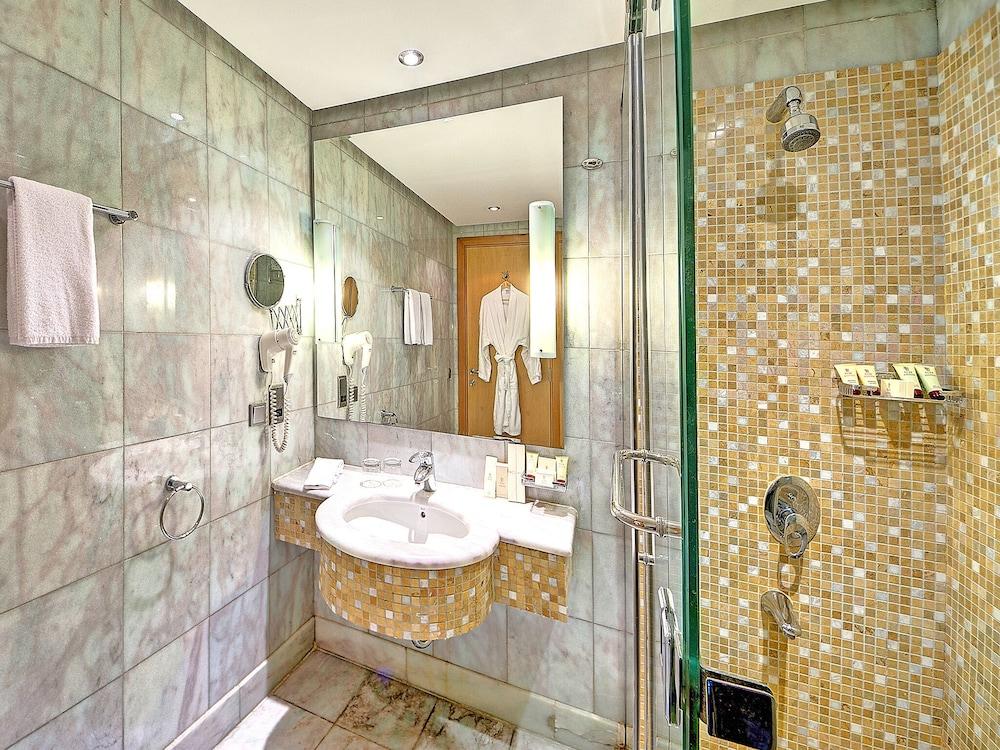 Elaf Al Mashaer Hotel Makkah Mecca Exterior photo A bathroom at the hotel
